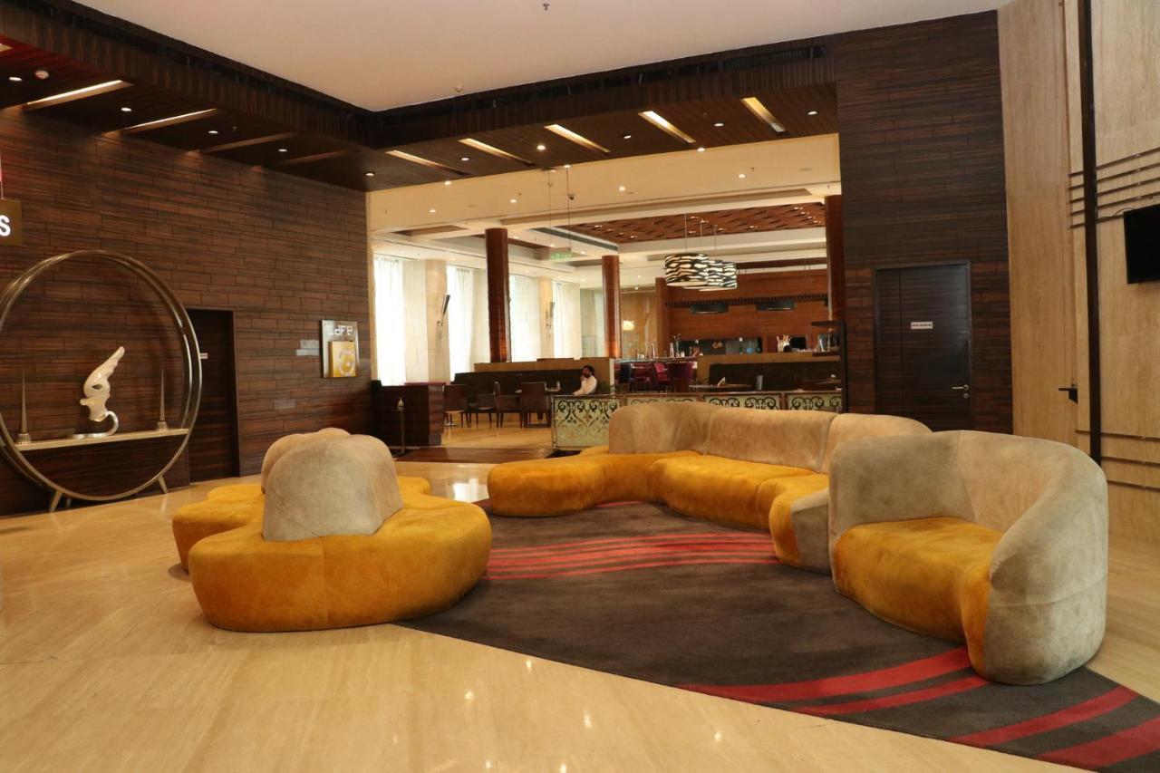 Holiday Inn Chandigarh Panchkula, An Ihg Hotel Dış mekan fotoğraf The lobby of the hotel