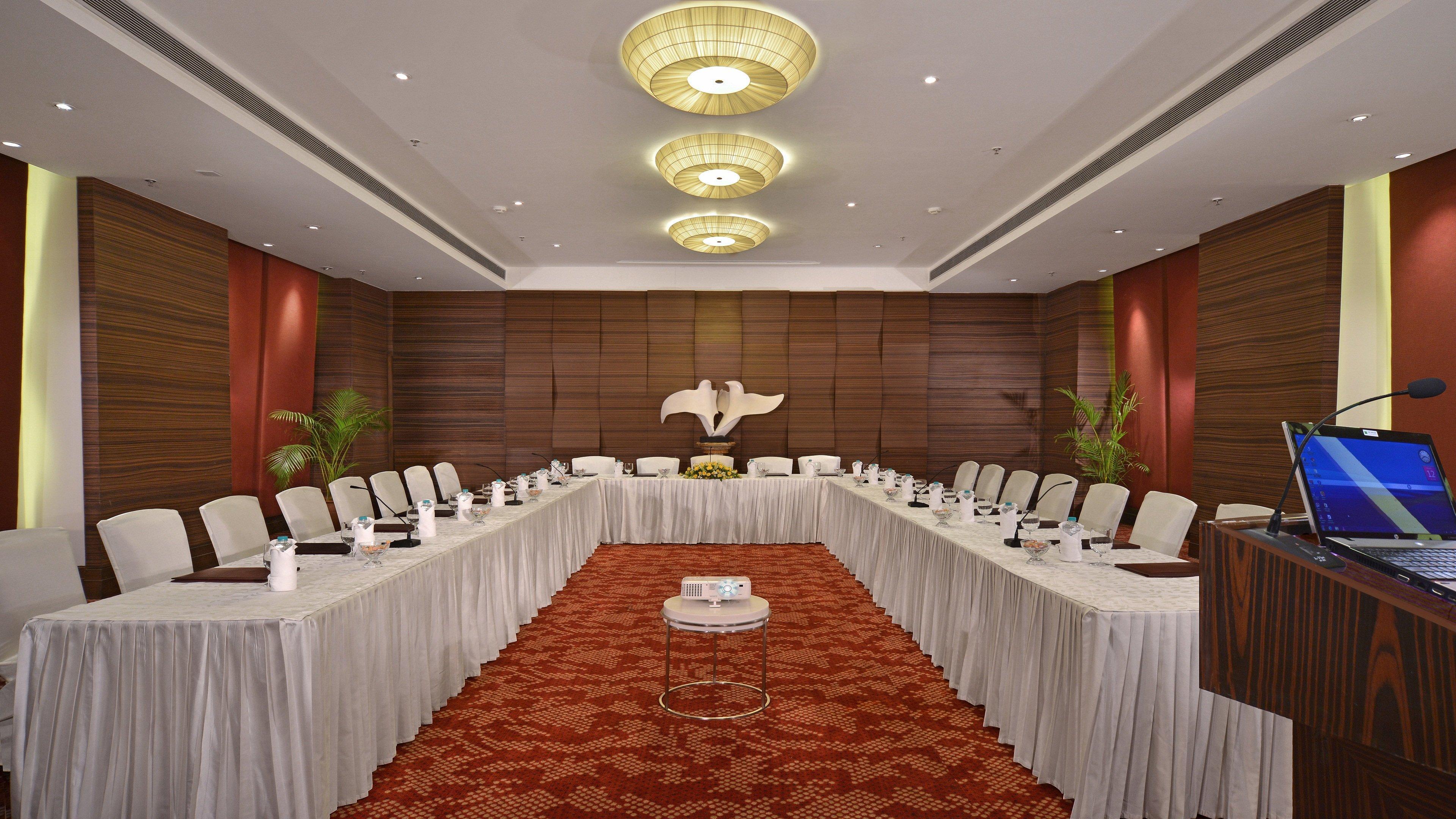 Holiday Inn Chandigarh Panchkula, An Ihg Hotel Dış mekan fotoğraf A meeting room at a hotel