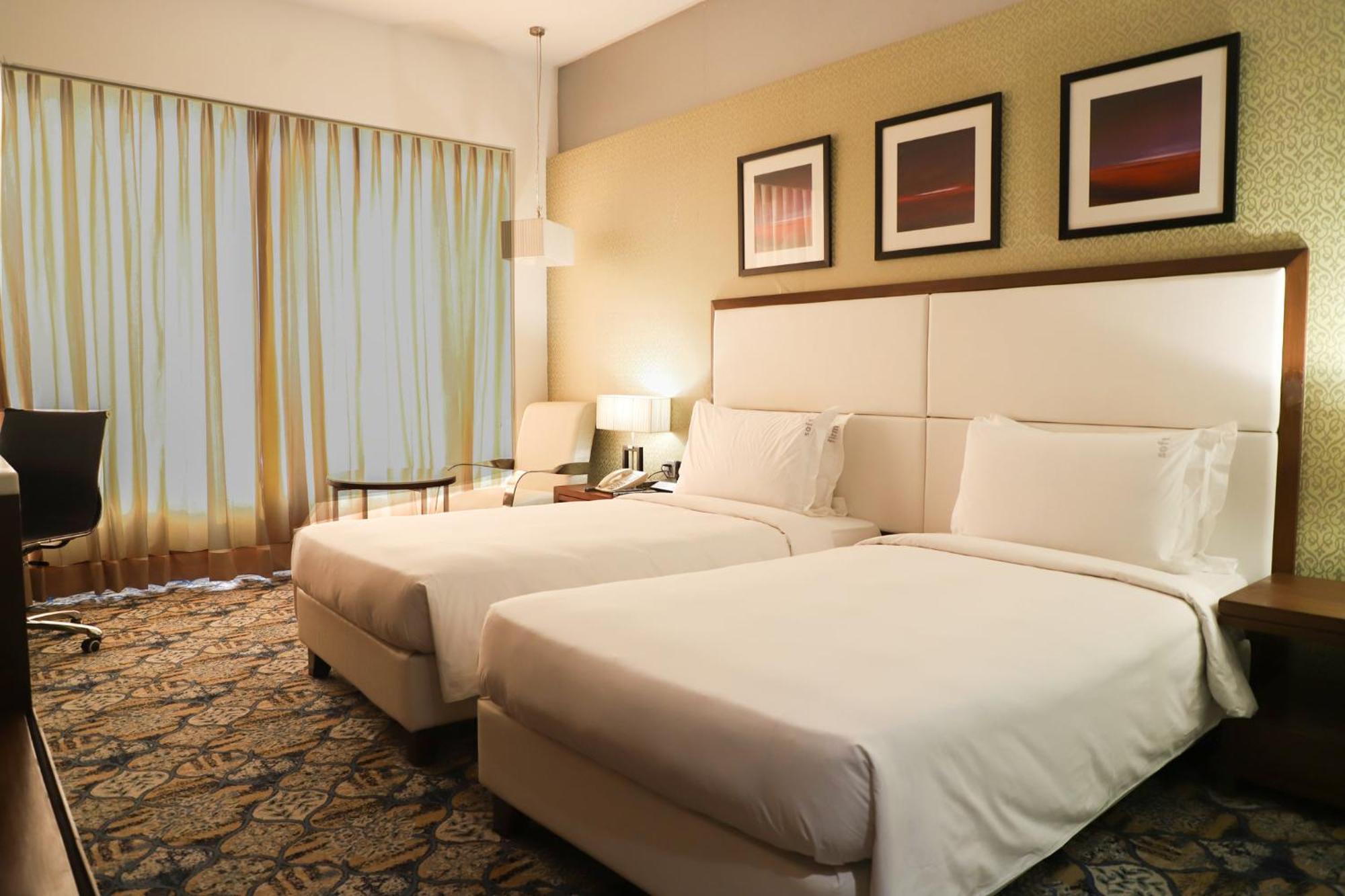 Holiday Inn Chandigarh Panchkula, An Ihg Hotel Dış mekan fotoğraf A room at the hotel