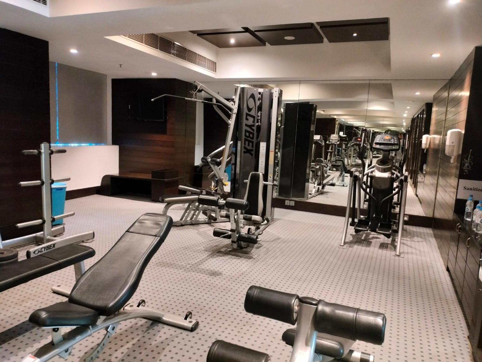 Holiday Inn Chandigarh Panchkula, An Ihg Hotel Dış mekan fotoğraf The gym at the Taj Mahal Palace