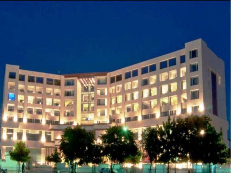 Holiday Inn Chandigarh Panchkula, An Ihg Hotel Dış mekan fotoğraf